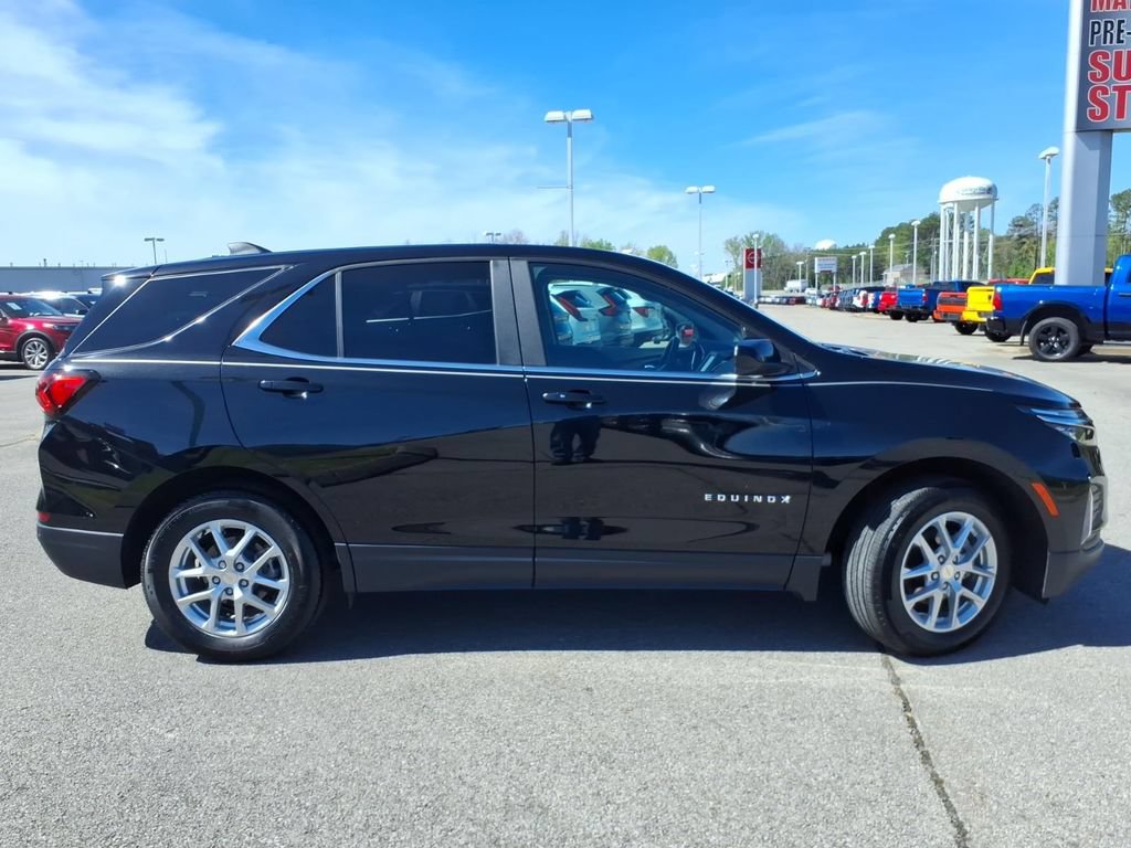 Used 2024 Chevrolet Equinox LT w/ LPO, Floor Liner Package FWD image 2