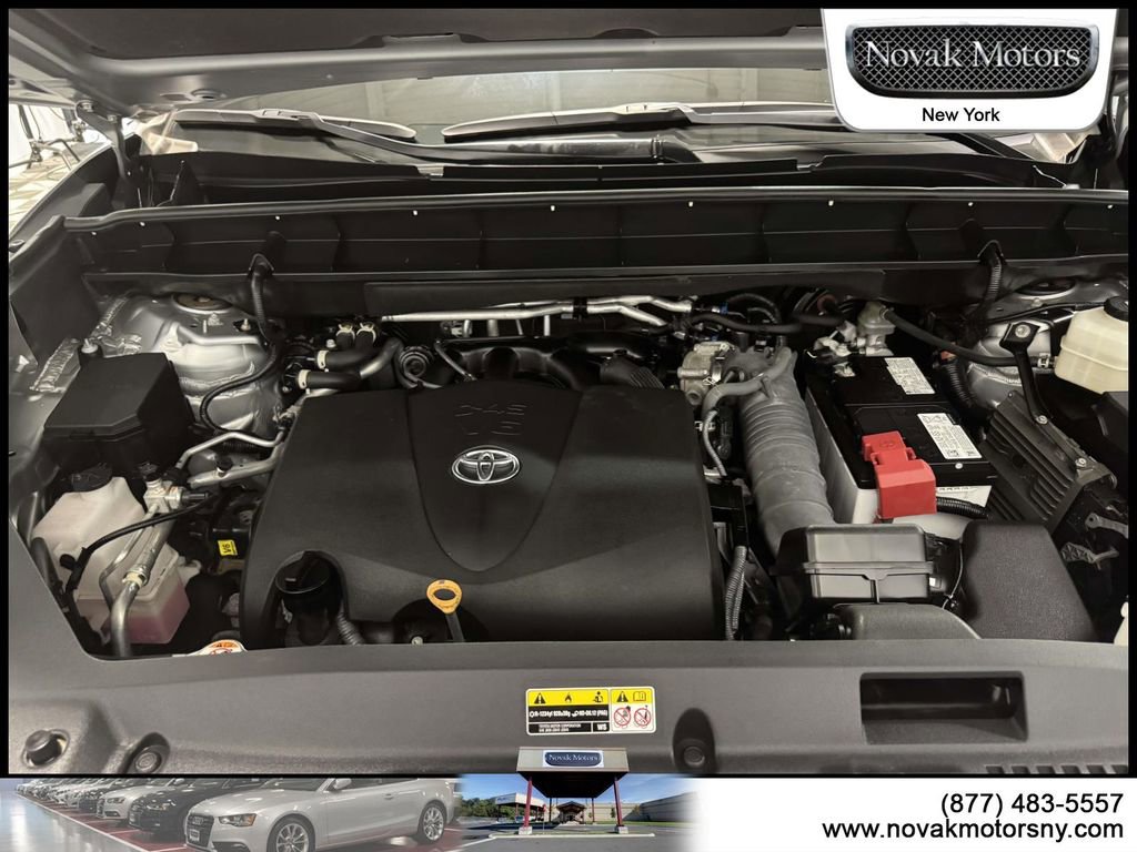 Used 2022 Toyota Highlander XLE image 13