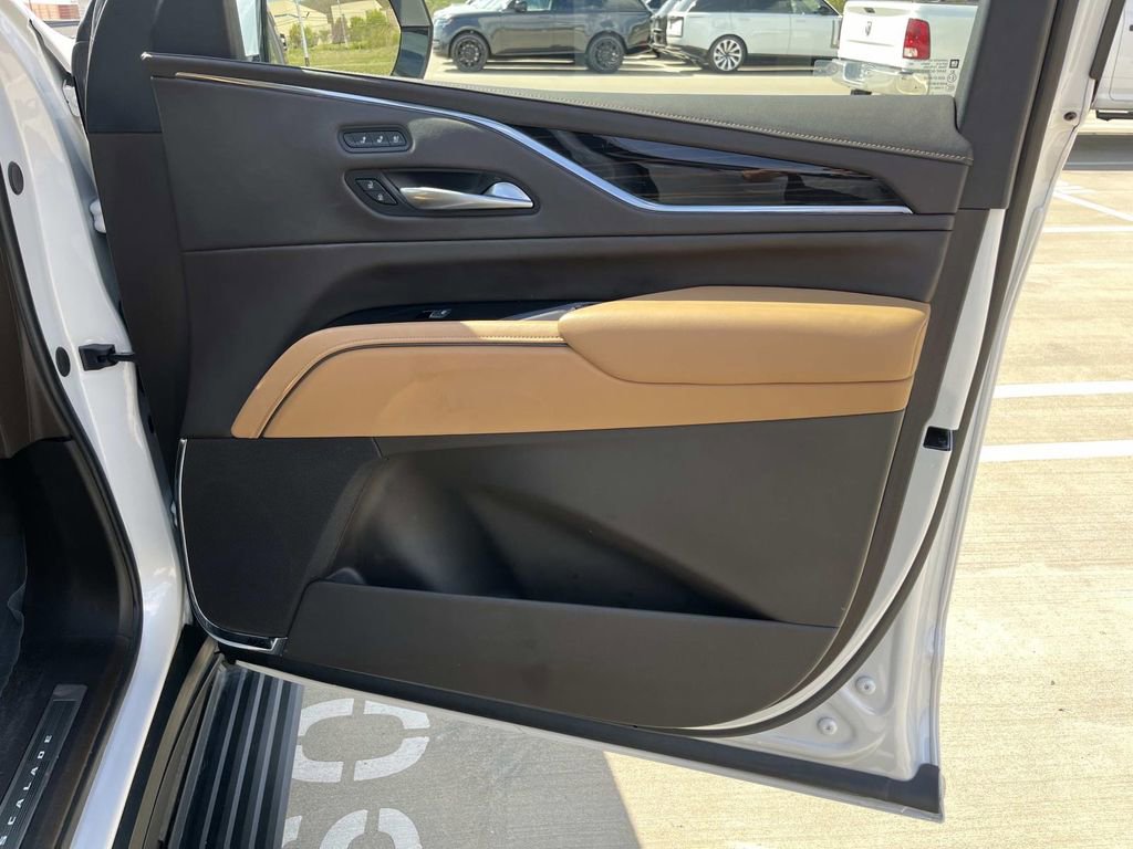 Certified 2024 Cadillac Escalade Premium Luxury w/ Performance Package image 23