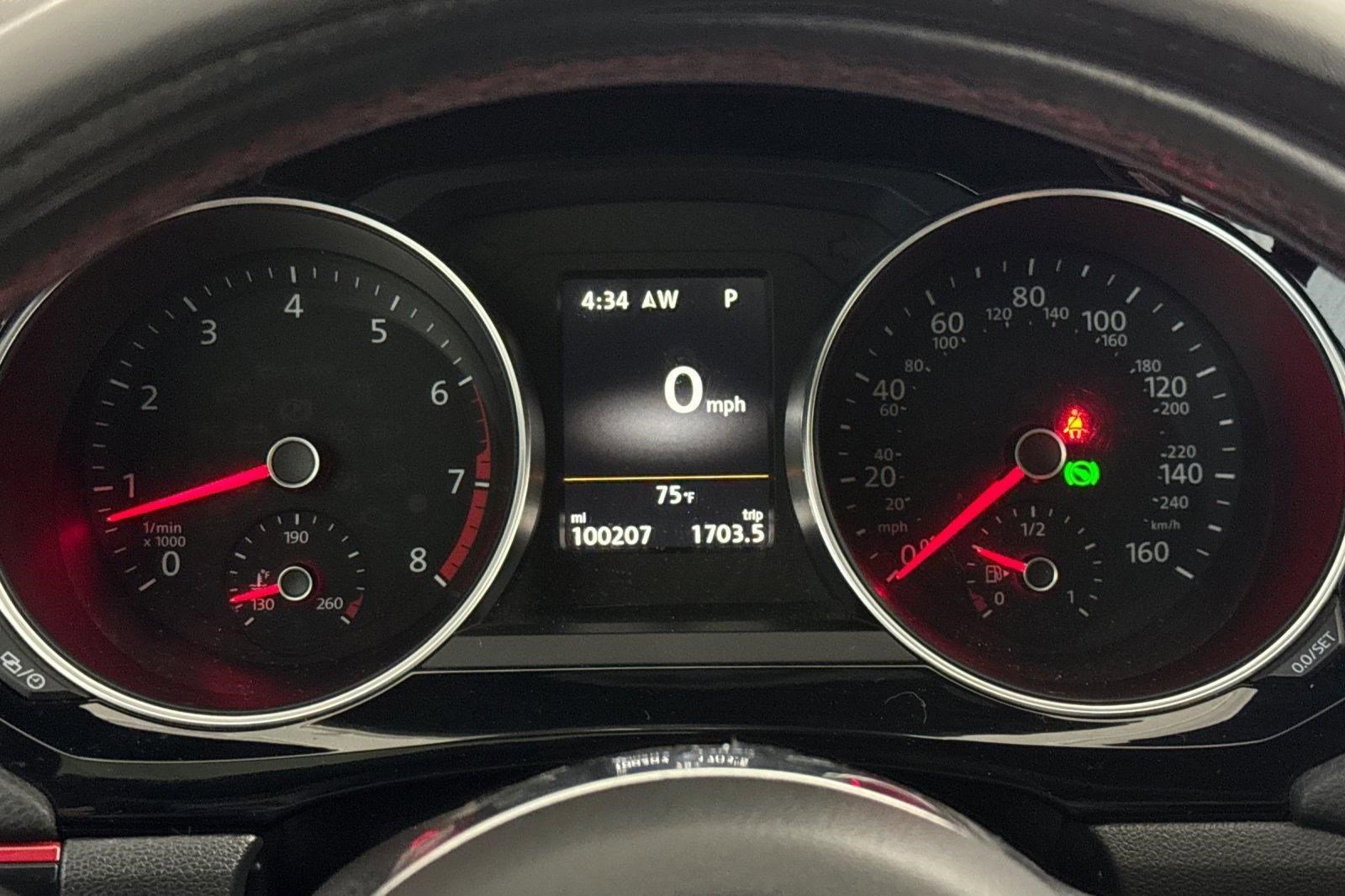 Used 2016 Volkswagen Jetta GLI SE FWD image 21