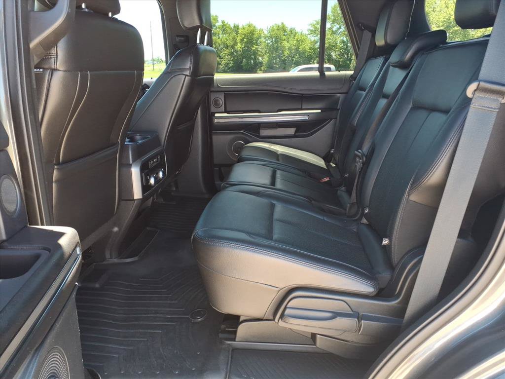 Used 2018 Ford Expedition XLT w/ Equipment Group 201A AWD/4WD image 23