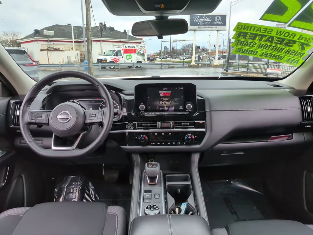 Used 2022 Nissan Pathfinder SV AWD/4WD image 14