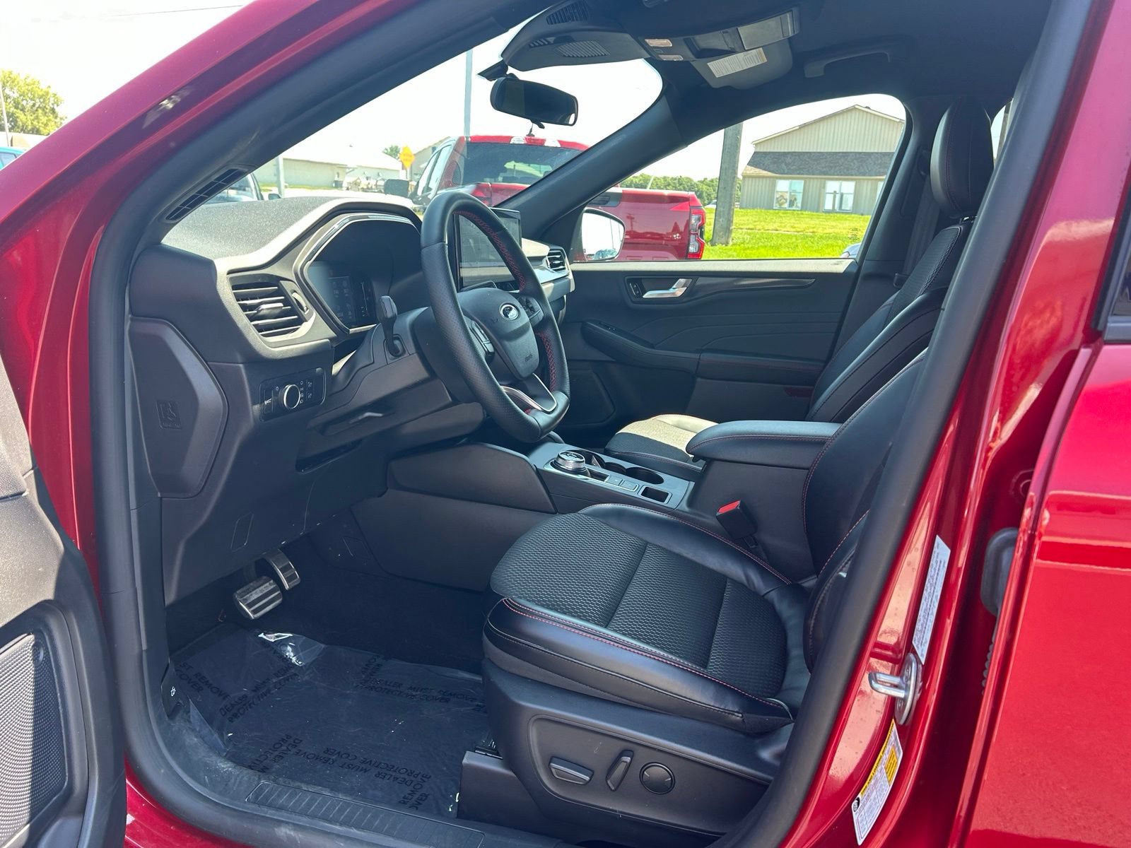Used 2024 Ford Escape ST-Line w/ Tech Pack #1 AWD/4WD image 10