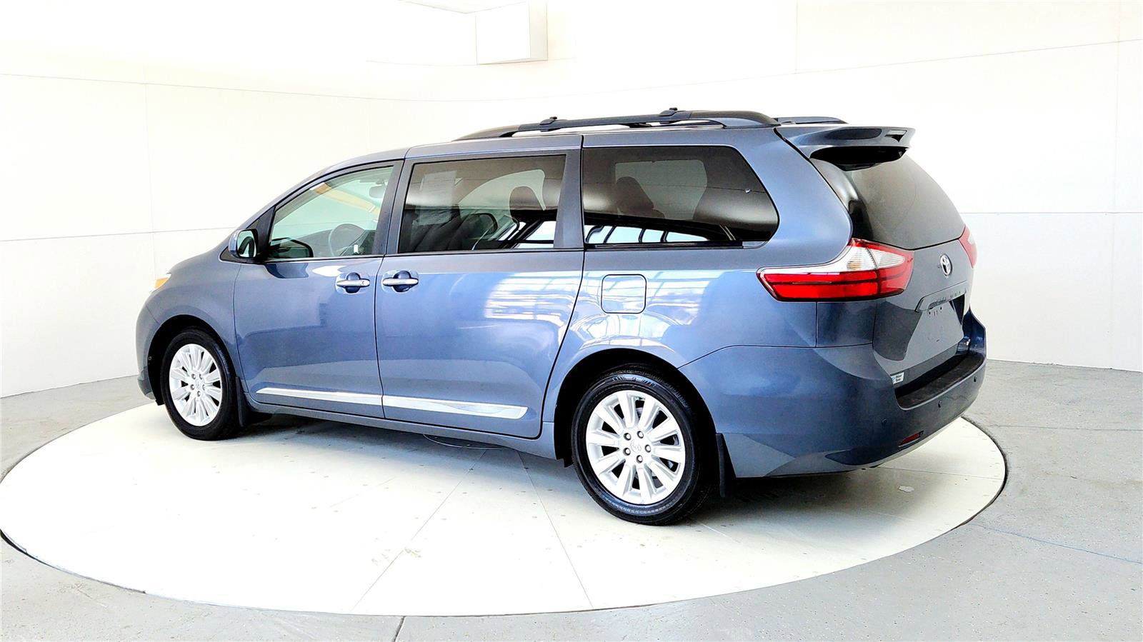 Used 2016 Toyota Sienna XLE Premium w/ Protection Package AWD/4WD image 4