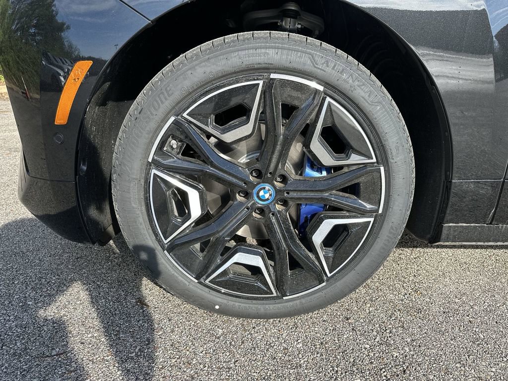 Used 2025 BMW iX xDrive50 AWD/4WD image 13