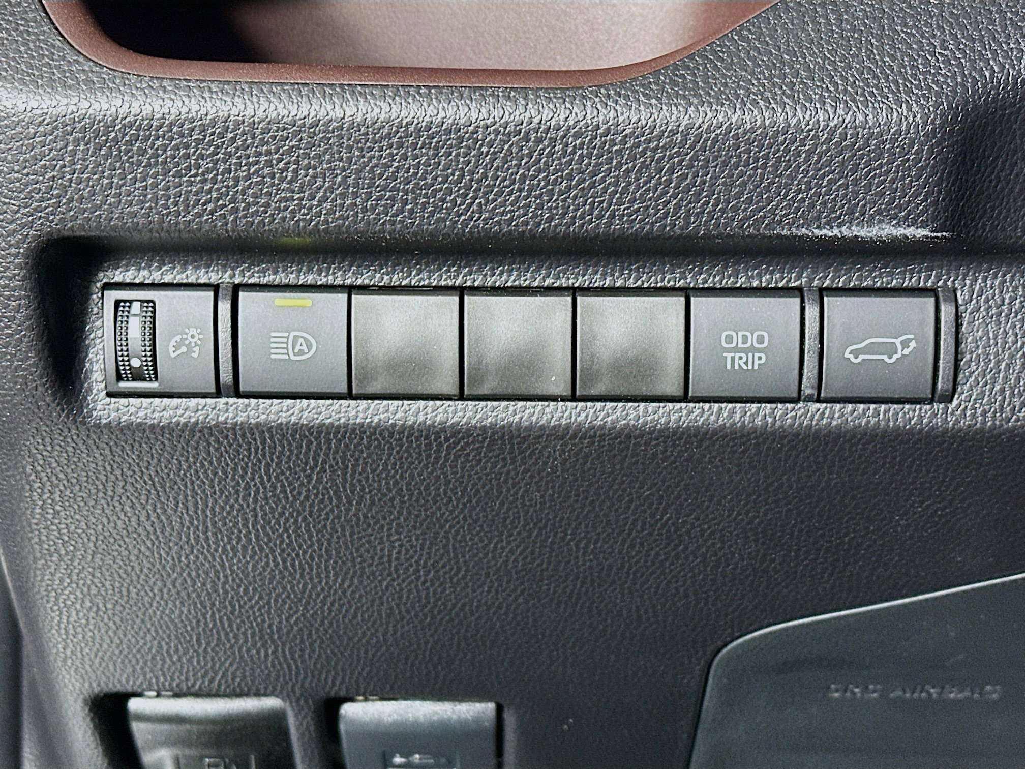 Used 2025 Toyota RAV4 Limited image 17