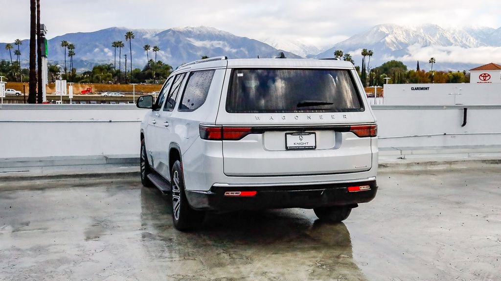 Used 2024 Jeep Wagoneer L Series II w/ Flexible Seating Group image 7