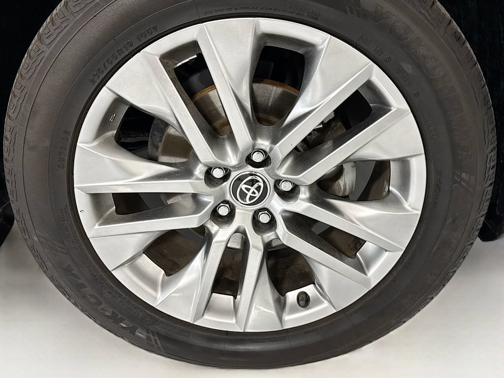 Used 2023 Toyota RAV4 XLE Premium FWD image 32