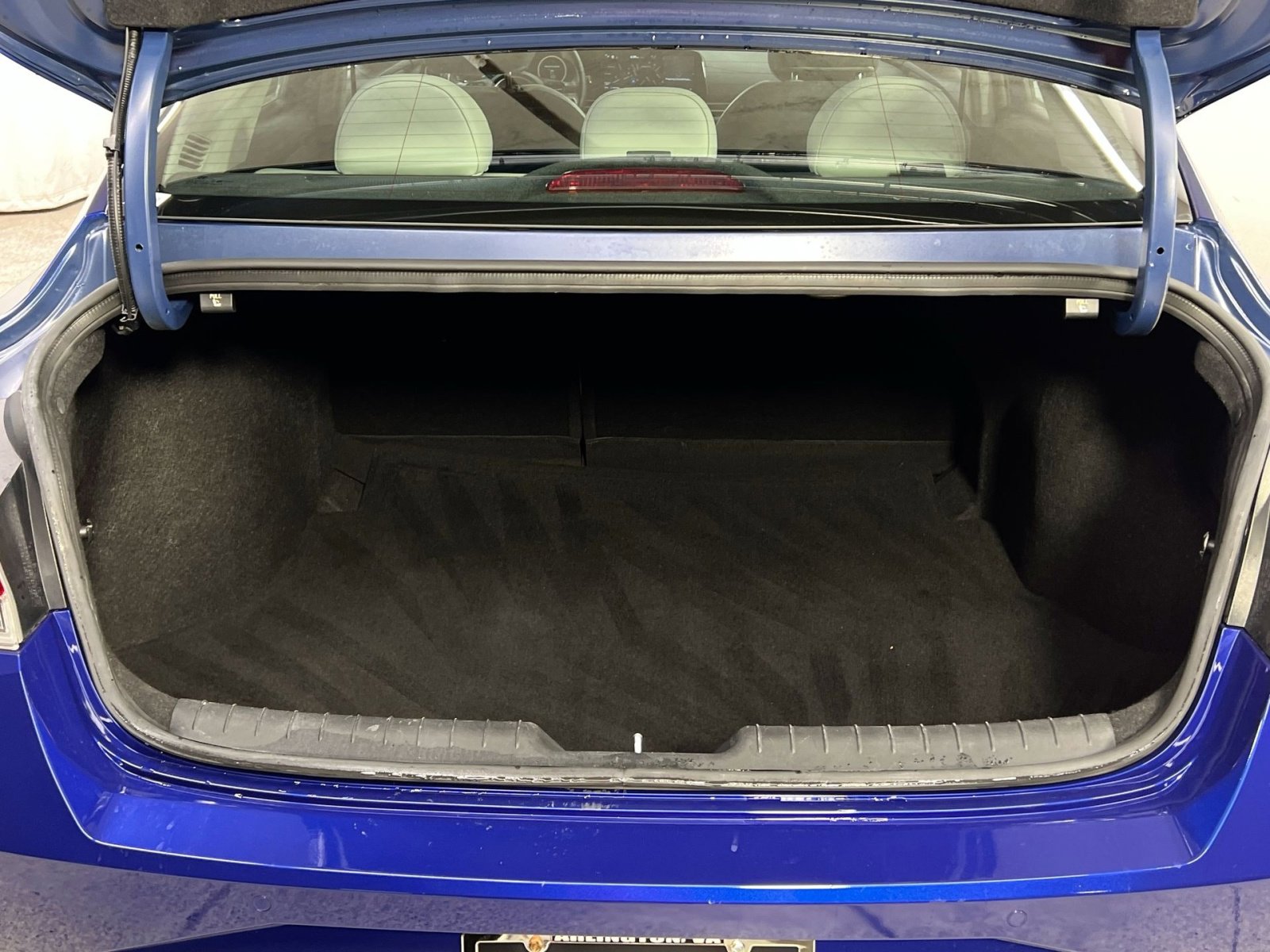 Used 2022 Hyundai Elantra Limited image 30