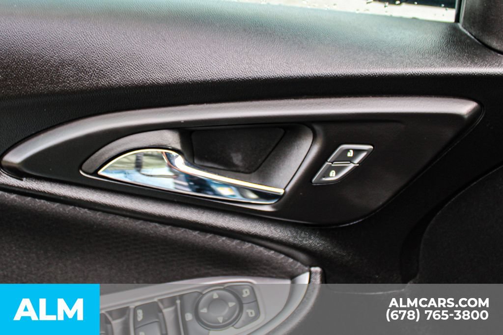 Used 2024 Chevrolet Malibu LT FWD image 35