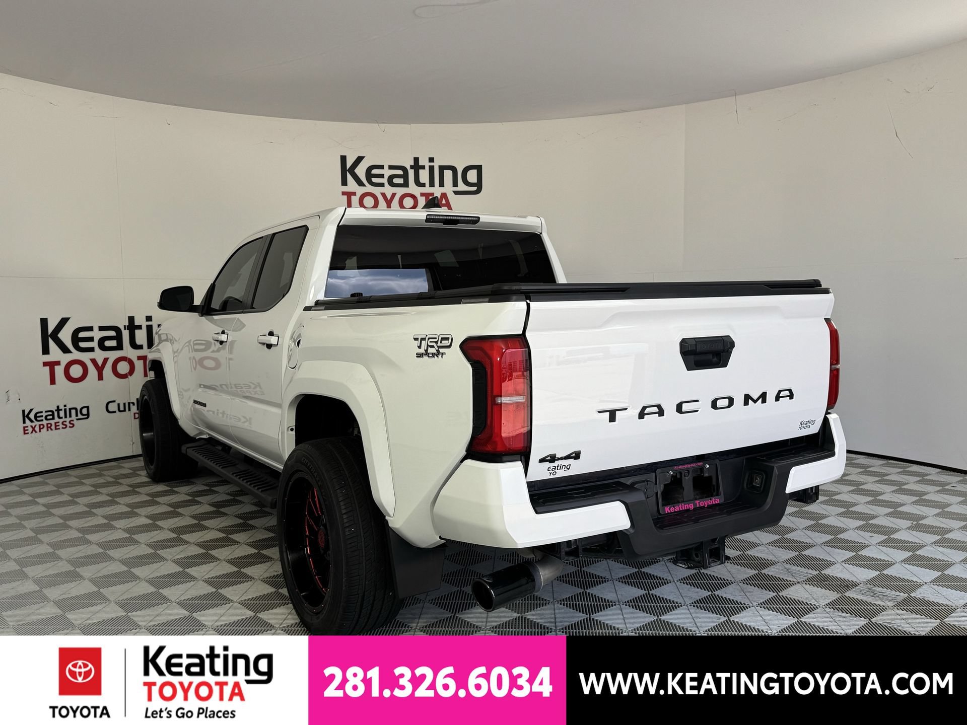 Used 2024 Toyota Tacoma TRD Sport AWD/4WD image 7