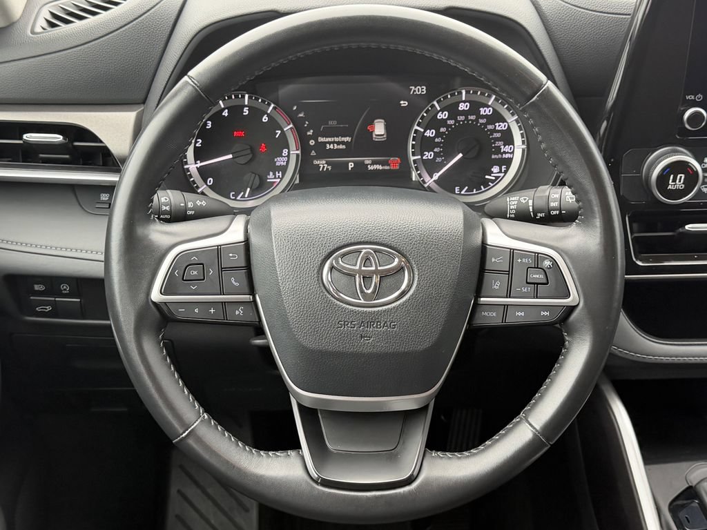 Used 2024 Toyota Highlander LE FWD image 15