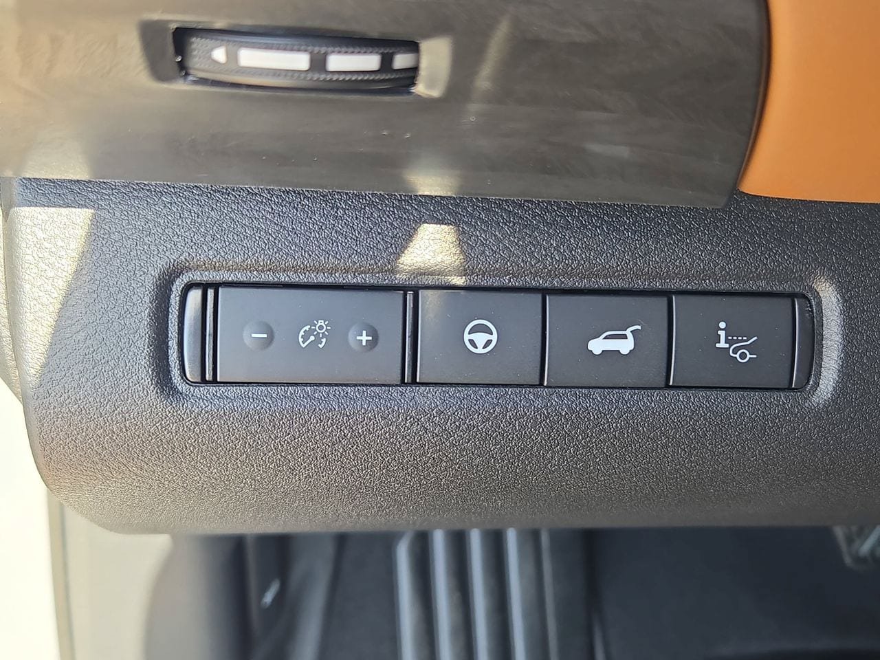 New 2026 Nissan Pathfinder Platinum w/ Cargo Package FWD image 28
