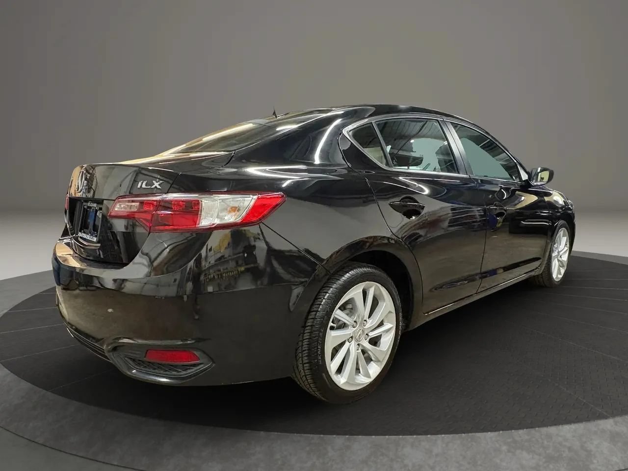 Used 2017 Acura ILX FWD image 8