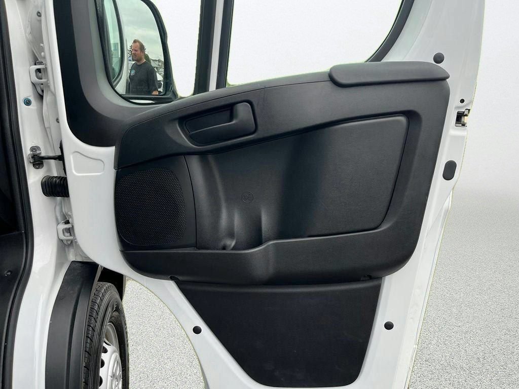 Used 2025 RAM ProMaster 2500 w/ U-Haul Equipment Group FWD image 11