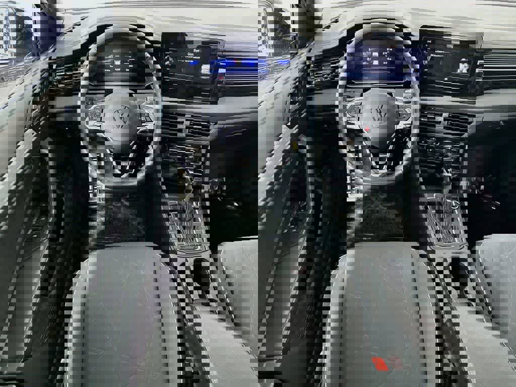 Used 2025 Volkswagen Jetta Sport image 9