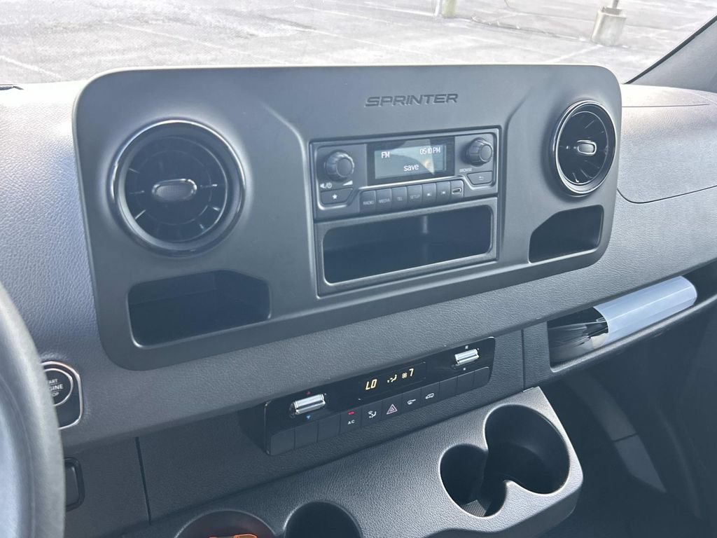 Used 2022 Mercedes-Benz Sprinter 2500 image 29
