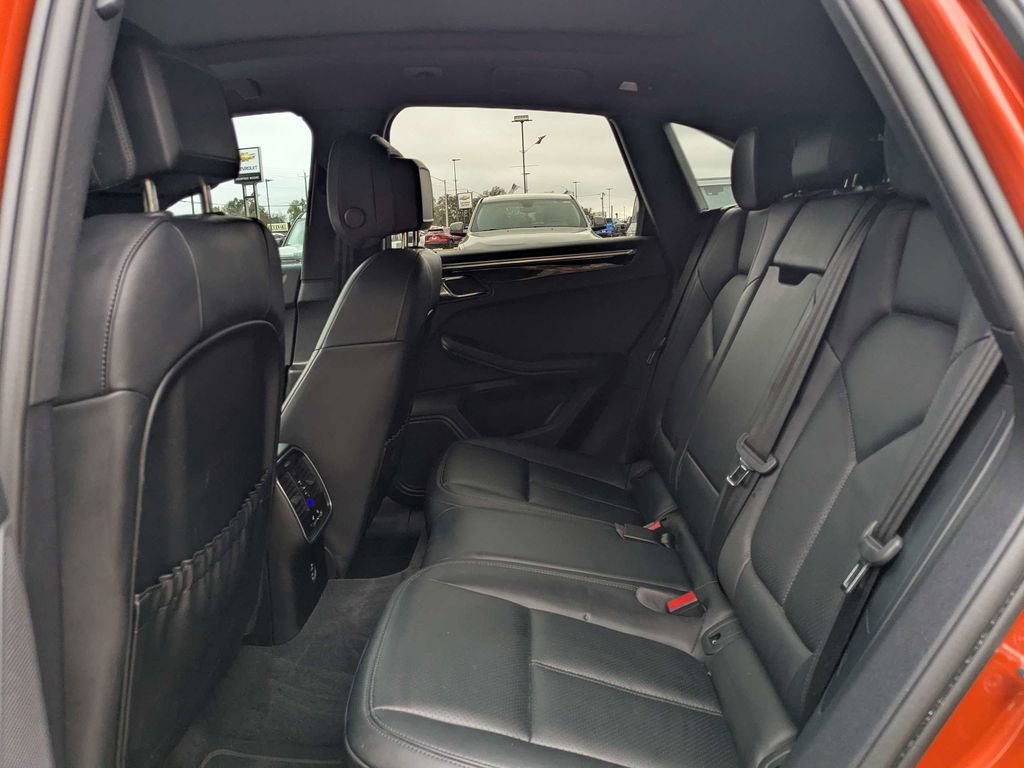 Used 2023 Porsche Macan AWD/4WD image 15