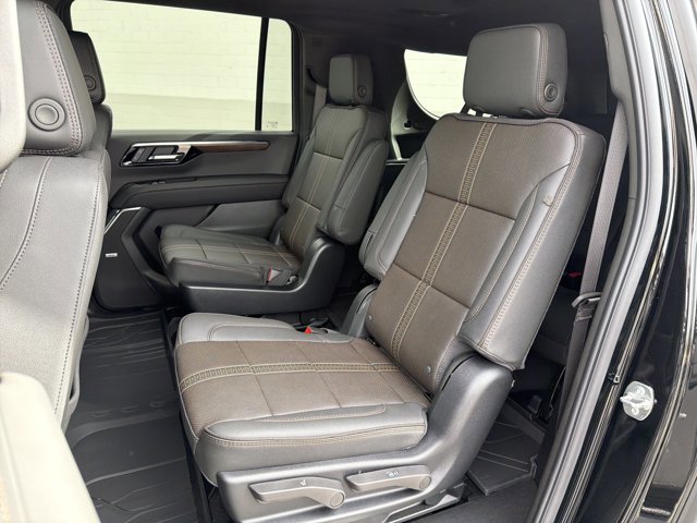 New 2026 Chevrolet Suburban High Country AWD/4WD image 24