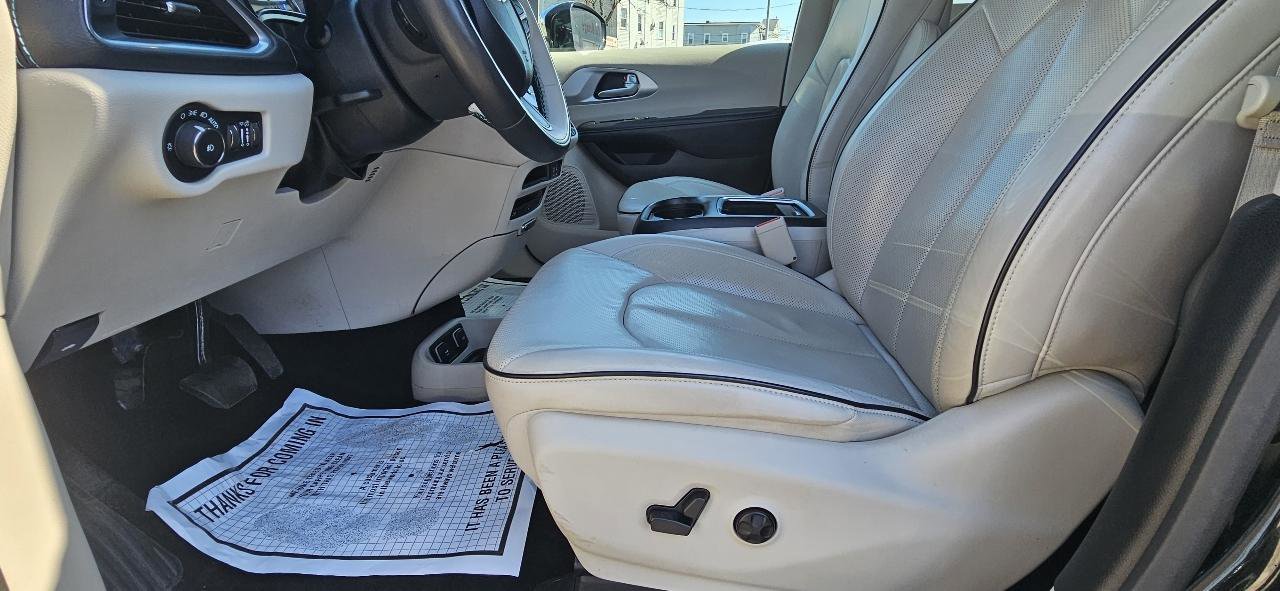 Used 2018 Chrysler Pacifica Limited w/ Advanced Safetytec Group image 10