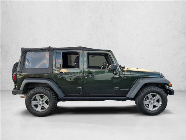 Used 2011 Jeep Wrangler Unlimited Rubicon w/ Connectivity Group AWD/4WD image 4