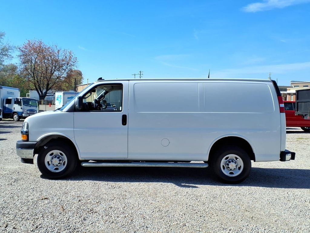 Used 2024 Chevrolet Express 2500 w/ Driver Convenience Package image 4
