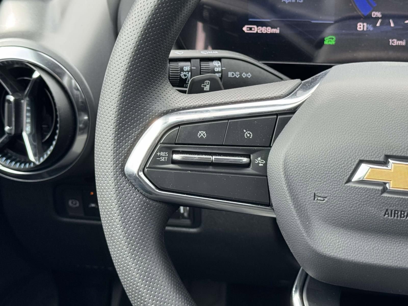 New 2026 Chevrolet Equinox EV LT image 17