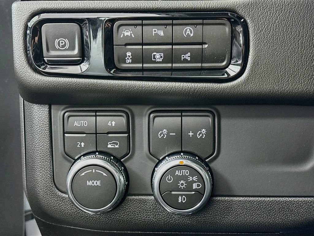 New 2026 GMC Yukon XL Denali AWD/4WD image 10