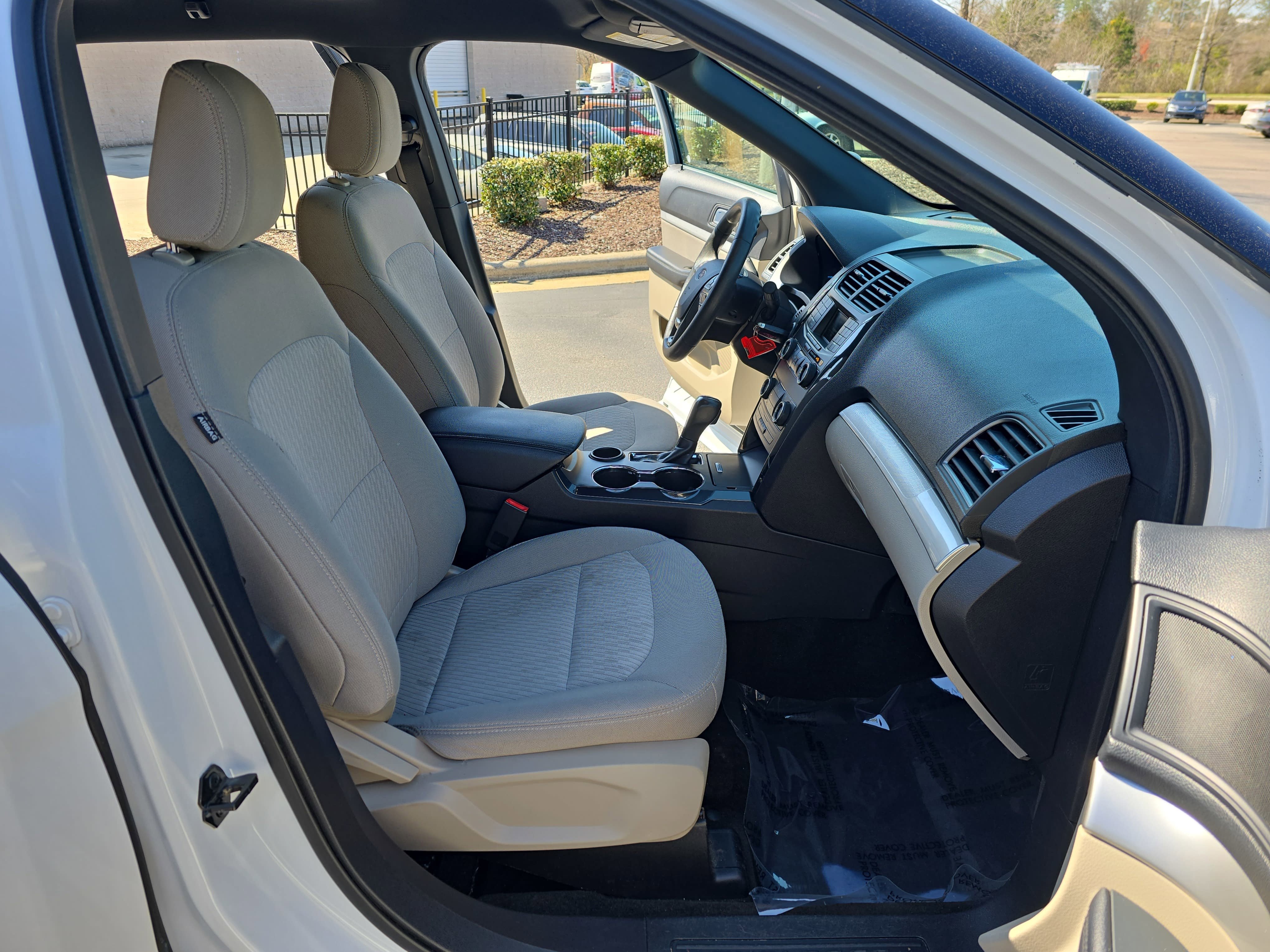 Used 2018 Ford Explorer FWD image 10