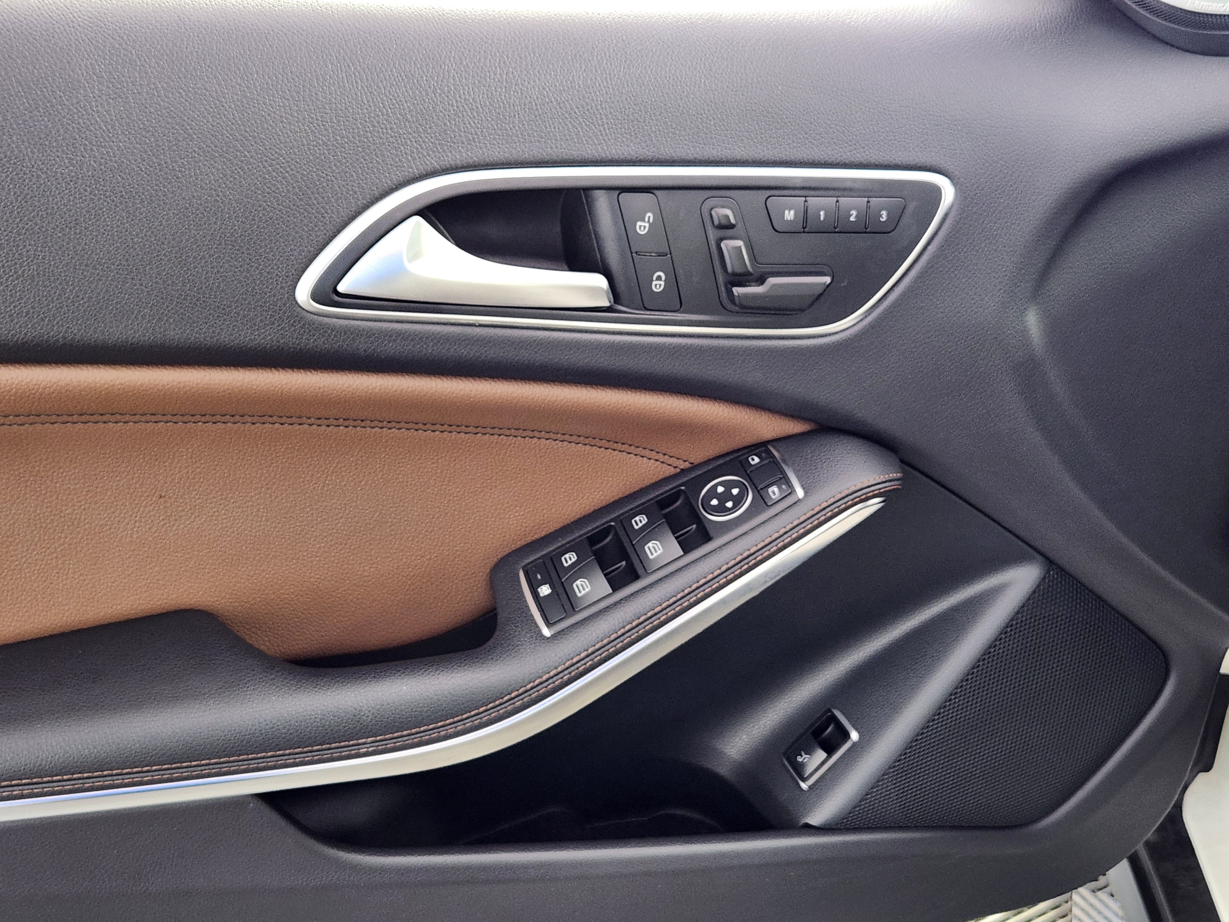 Used 2015 Mercedes-Benz GLA 250 GLA 250 image 16