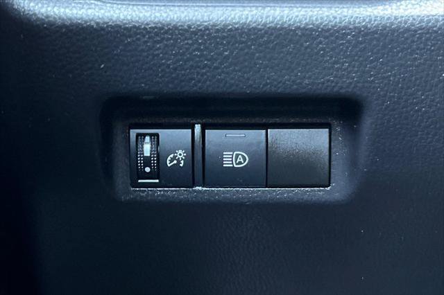 Certified 2021 Toyota RAV4 LE AWD/4WD image 29