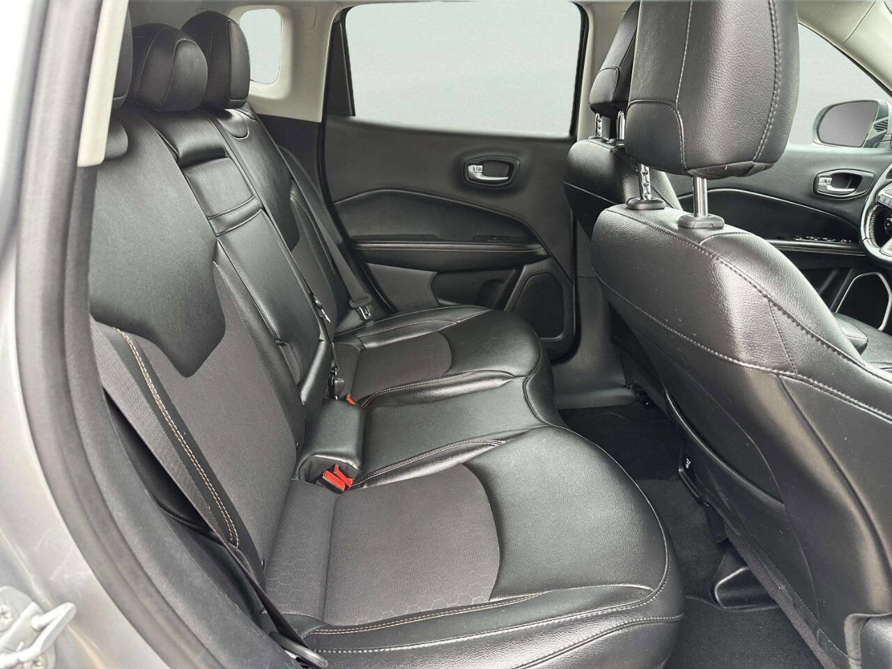 Used 2019 Jeep Compass Latitude w/ Cold Weather Group image 16