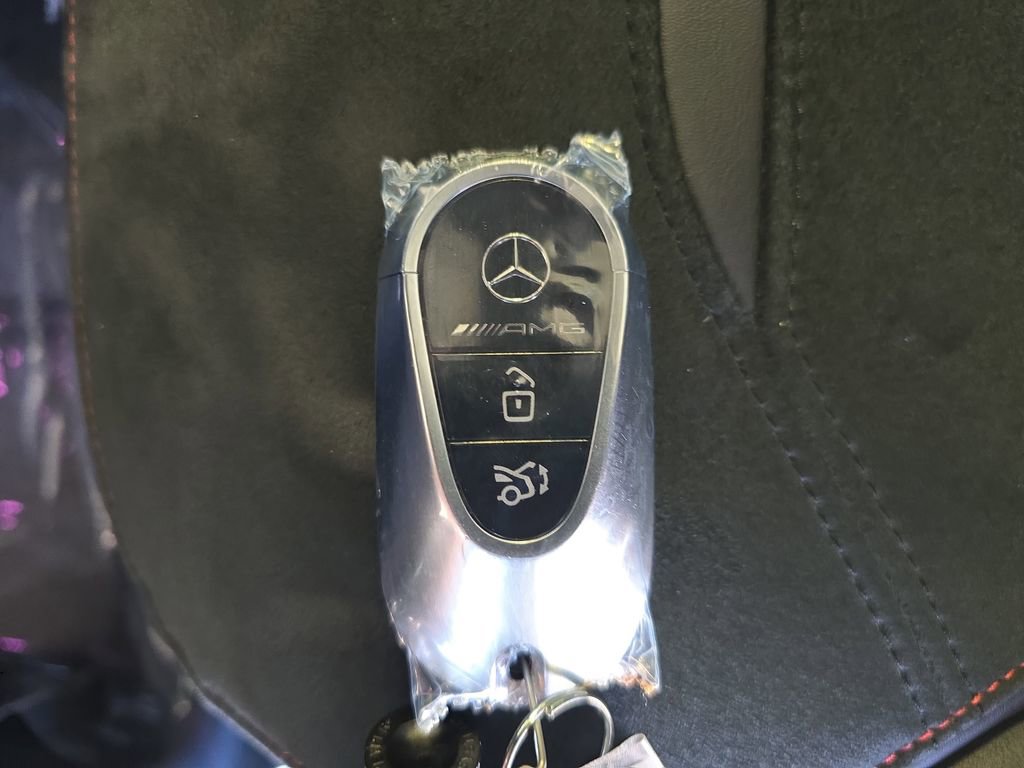 Certified 2025 Mercedes-Benz GLC 43 AMG 4MATIC image 36