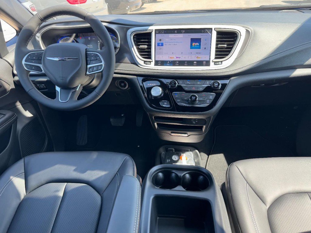 New 2026 Chrysler Pacifica Select FWD image 9