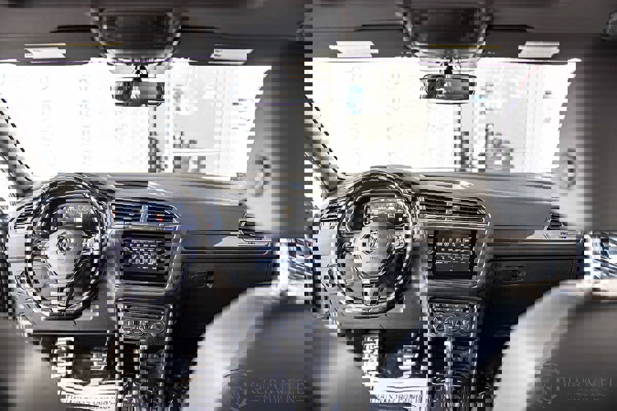 Used 2019 Volkswagen Tiguan SEL Premium image 36