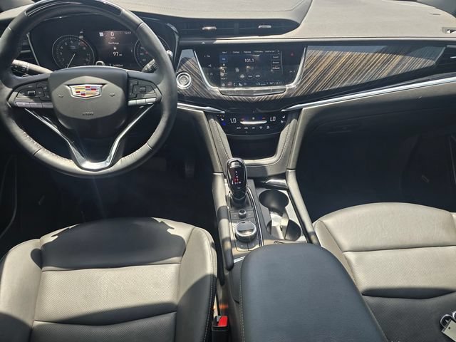 Used 2024 Cadillac XT6 Premium Luxury w/ Technology Package FWD image 18