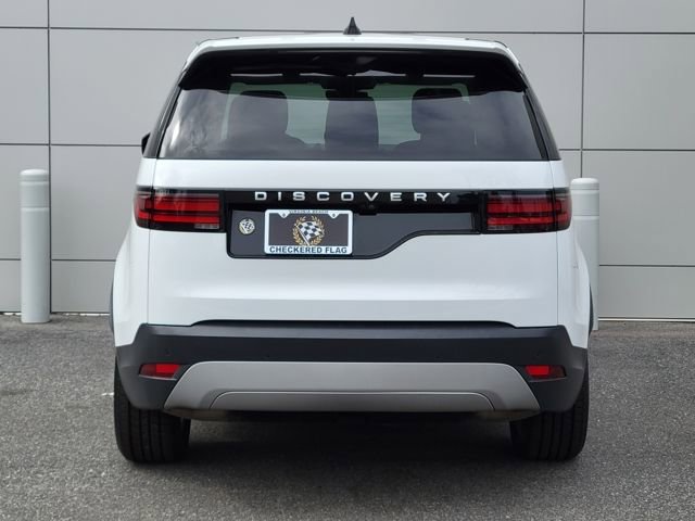 Used 2024 Land Rover Discovery S image 10
