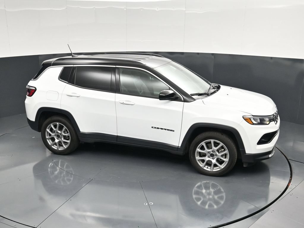 Used 2025 Jeep Compass Limited AWD/4WD image 47