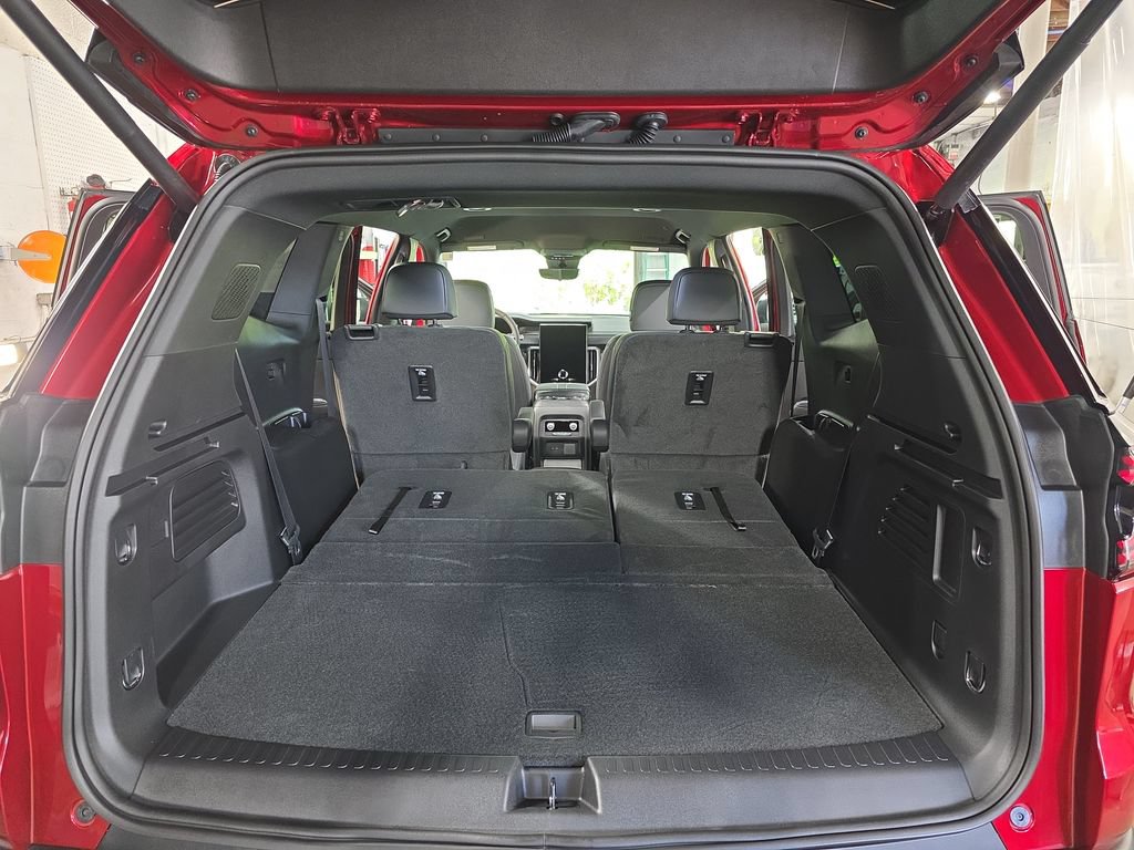 New 2026 GMC Acadia Elevation w/ Elevation Premium Package AWD/4WD image 14