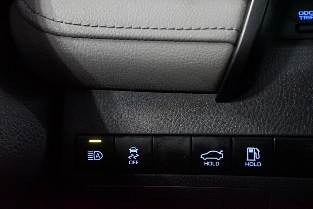 Certified 2022 Toyota Camry LE FWD image 22
