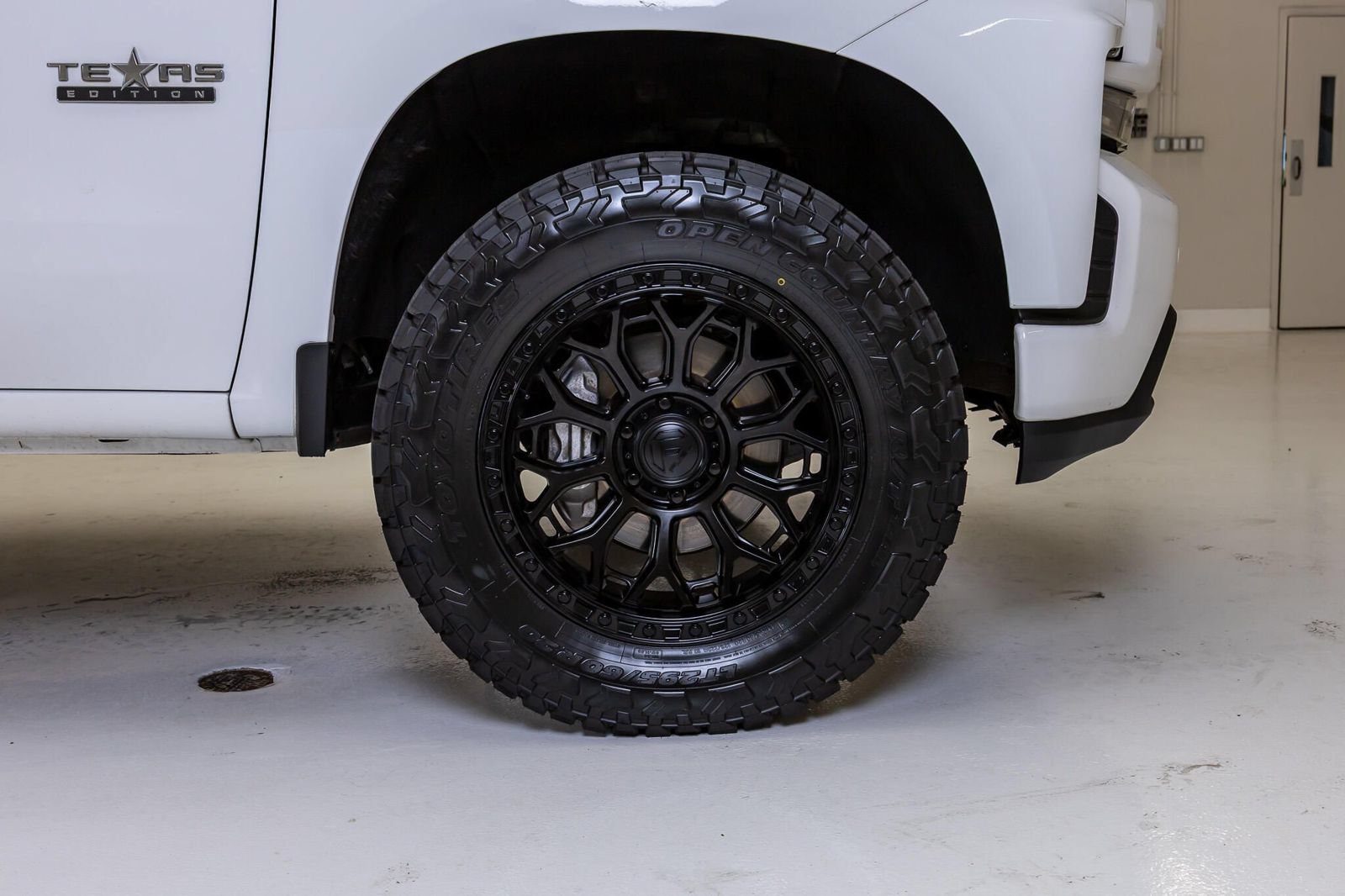 Used 2020 Chevrolet Silverado 1500 RST w/ Texas Edition AWD/4WD image 12