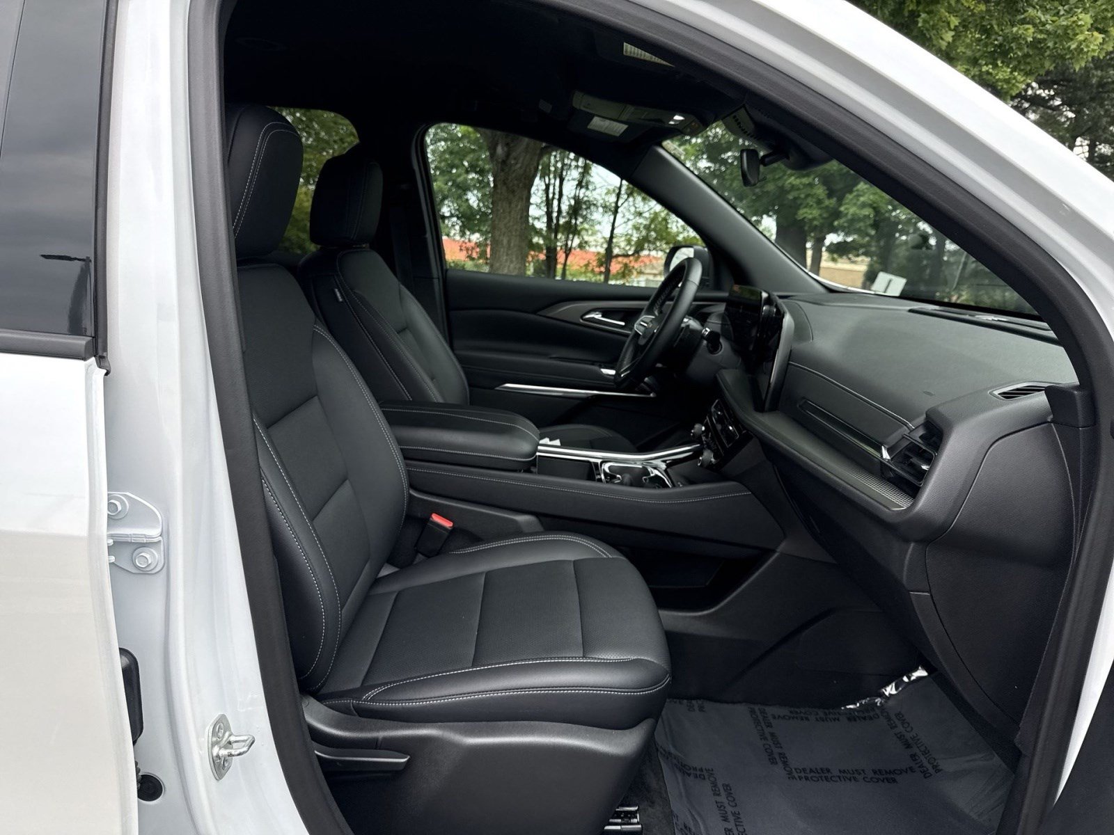 Used 2025 Chevrolet Traverse LT w/ Driver Confidence Package AWD/4WD image 26