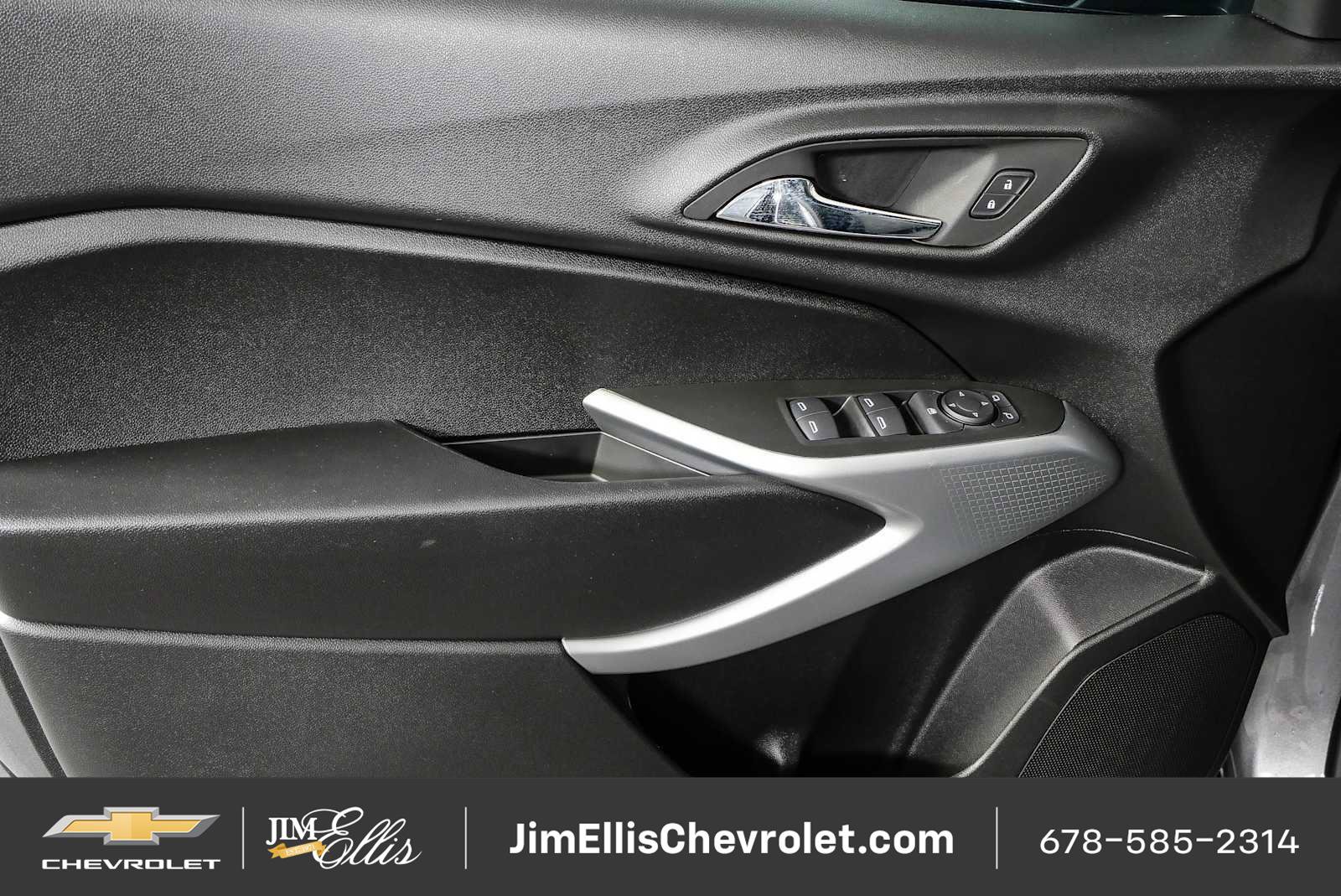 New 2026 Chevrolet Trax LS w/ LS Convenience Package FWD image 6