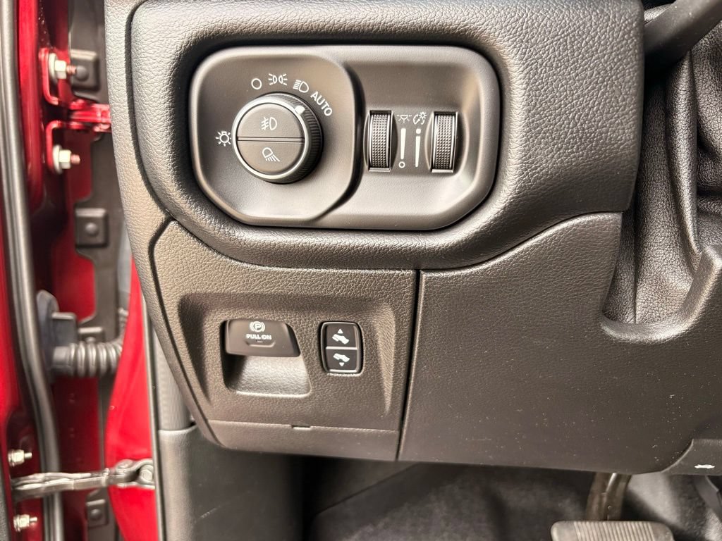 Used 2020 RAM 1500 Laramie AWD/4WD image 25