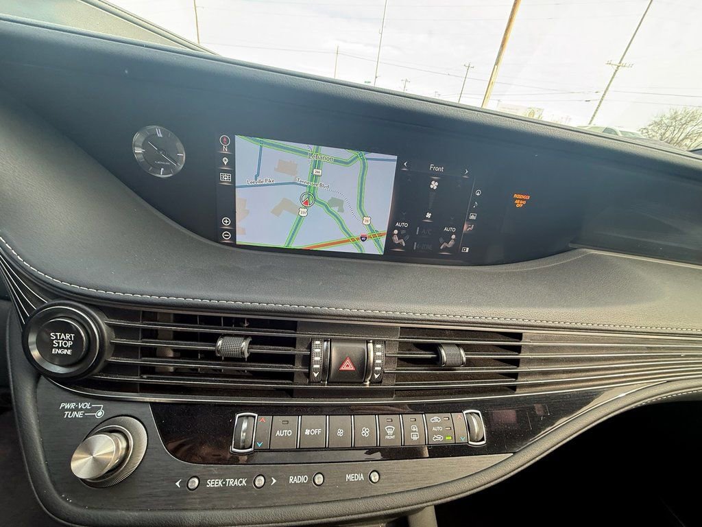 Used 2020 Lexus LS 500 AWD w/ Luxury Package image 16