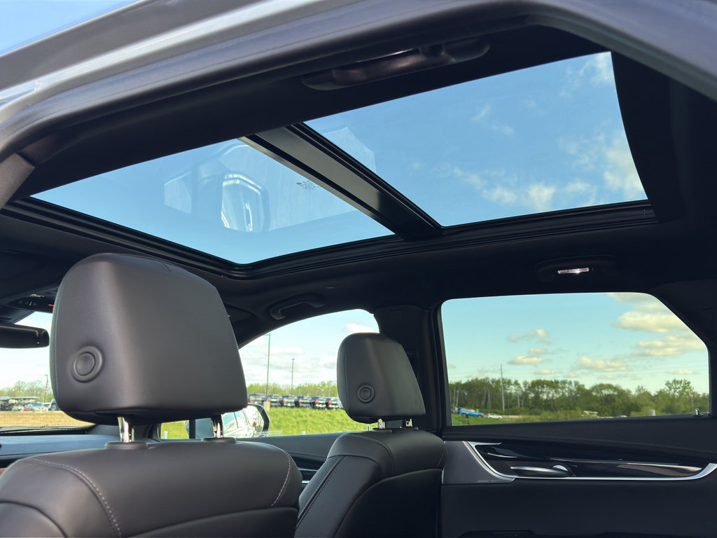 Used 2024 Cadillac XT5 Premium Luxury w/ LPO, Floor Liner Package AWD/4WD image 40