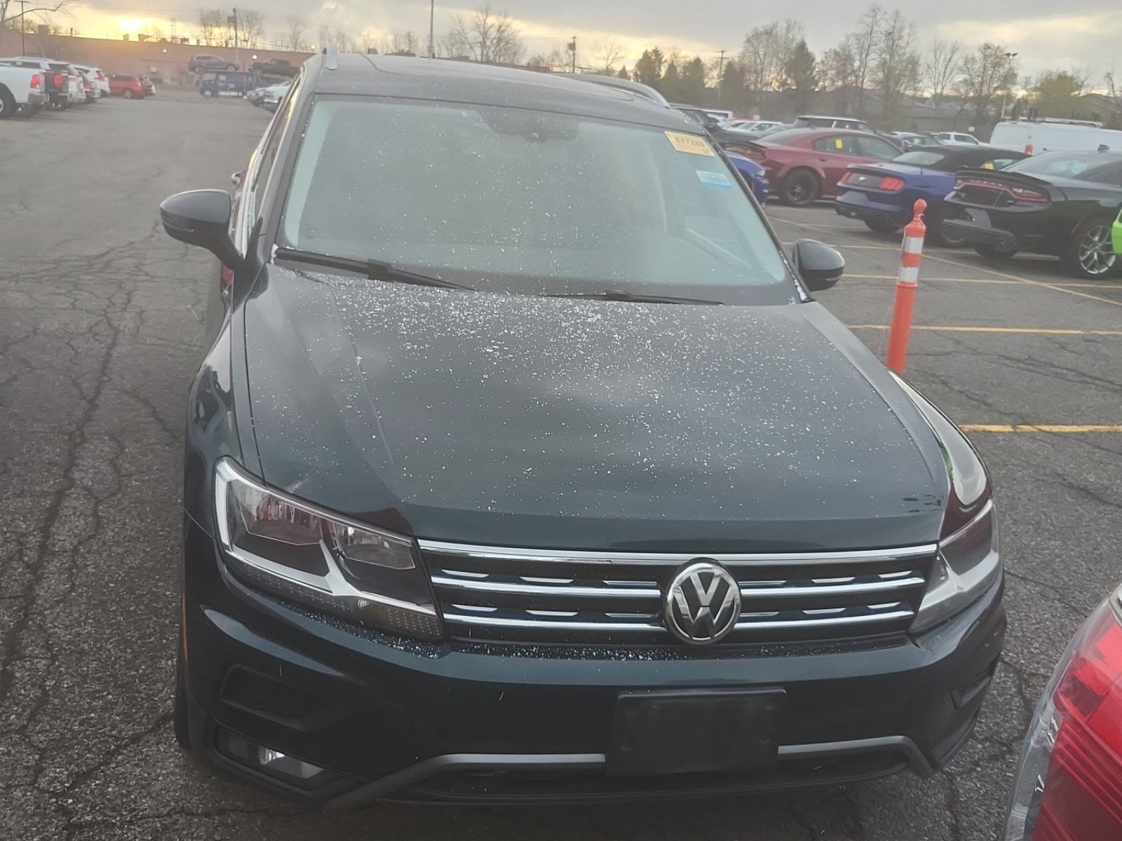 Used 2018 Volkswagen Tiguan SE AWD/4WD image 2