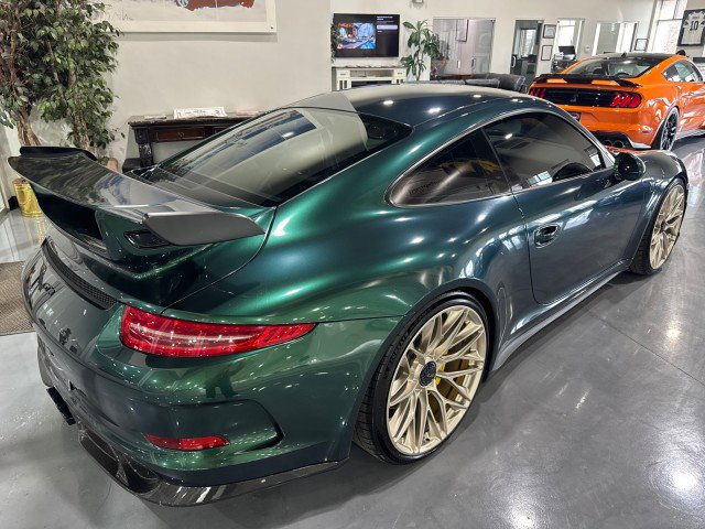 Used 2015 Porsche 911 GT3 w/ Sound Package Plus image 32