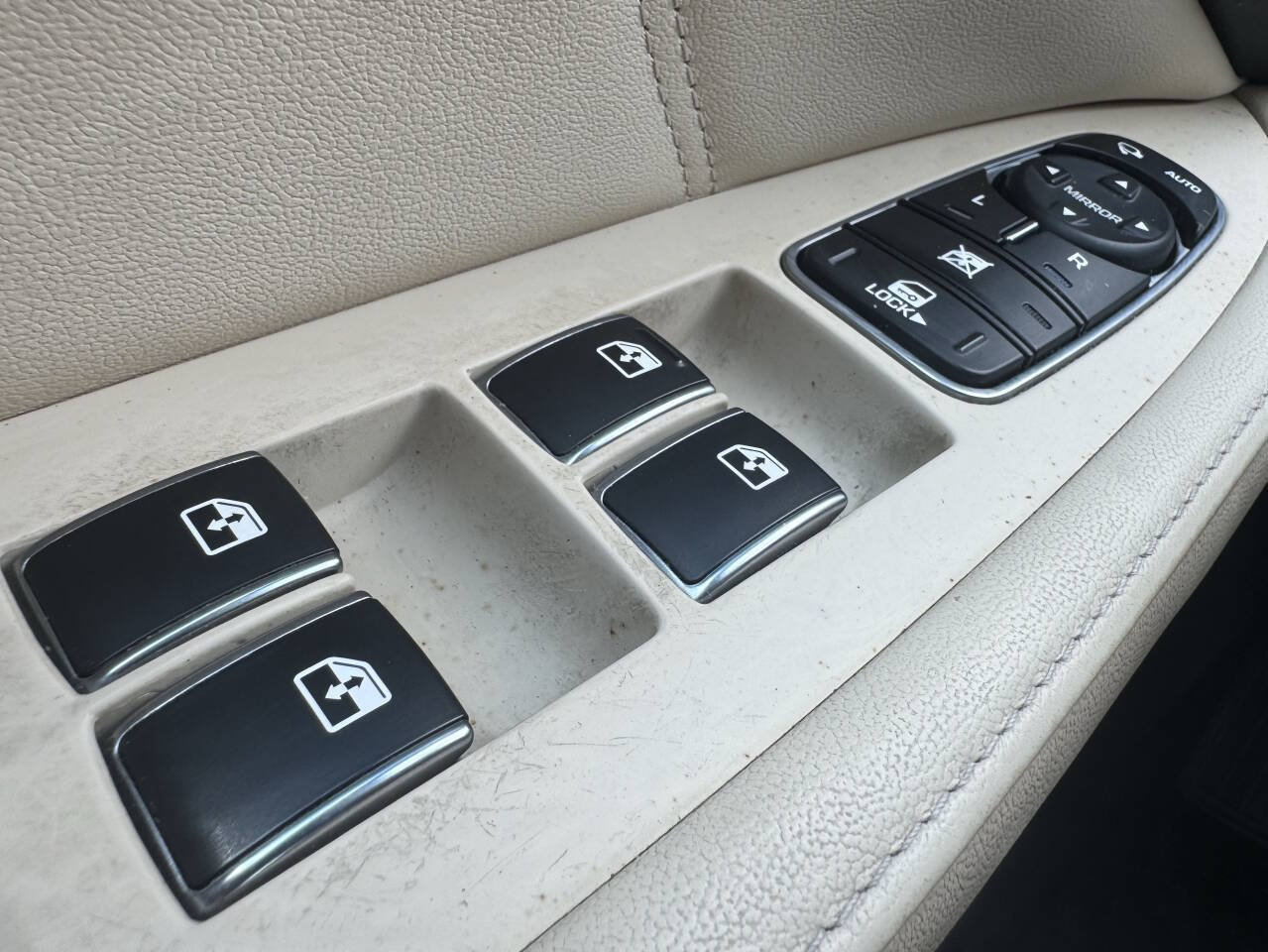 Used 2016 Hyundai Equus Signature RWD image 16