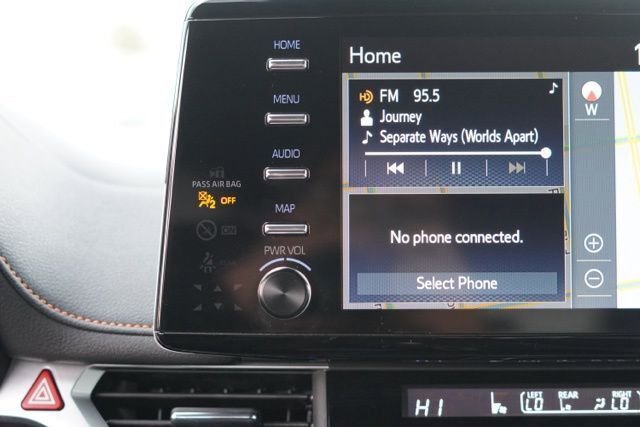 Used 2024 Toyota Sienna XSE image 23